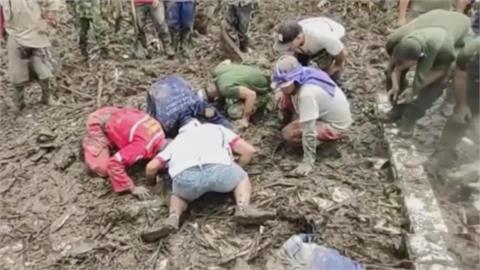 哥國土石流淹學校  孩童被埋三人死亡