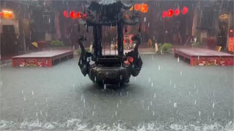 暴雨炸彰化！天后宮金爐與供桌全泡水　半個鹿港小鎮淹水及膝