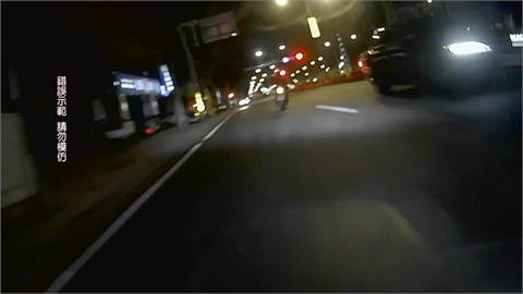 與警對到眼！桃園毒品前科男子逆向落跑　時速一度破百猛飆