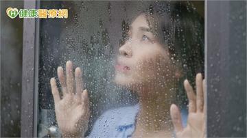 一下雨濕疹就反覆發作?中醫解析「天雨型濕疹」與3類食物禁忌