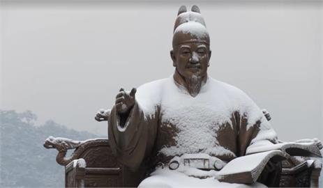 南韓多地降下暴雪　路面結冰海陸空交通亂成一團
