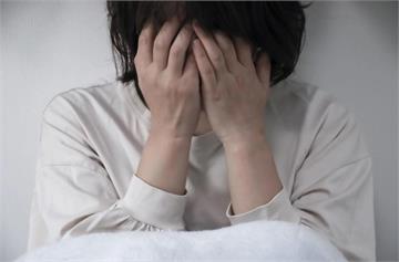 台中淫教授性侵繼女15年！診間、教室伸狼爪　還逼她全裸擦背！犯19罪判決出爐
