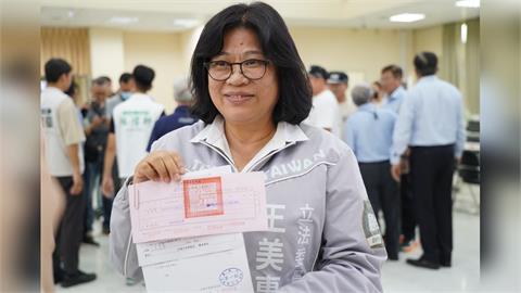 在地深耕22年！王美惠登記參選嘉義市長　被問「蓋輕軌」這樣說