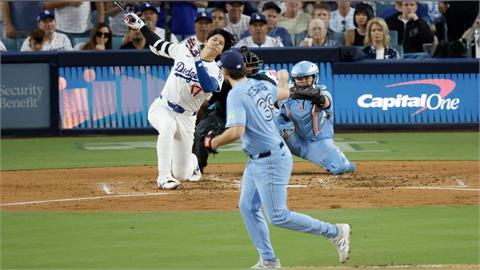 MLB(影)/新秀耶薩維奇先發7局失1分狂飆12K!藍鳥6:1勝道奇世界大賽聽牌