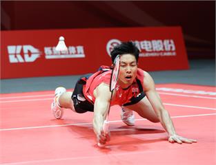 《羽球》李梓嘉強勢開局　周天成2024年終賽首戰吞敗
