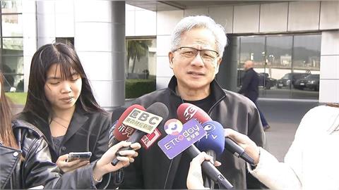 快新聞/黃仁勳出腳了!連續2天都來 店家:小費超大方「比按腳的費用多」