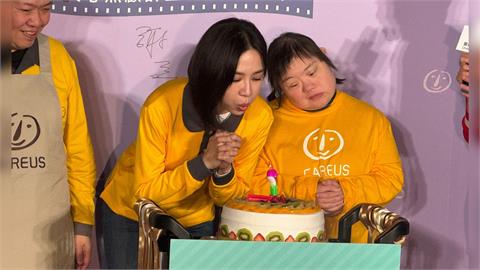 謝盈萱跨年夜迎45歲曝光計畫　坦言：看到「1數字」增加心裏就充滿感激