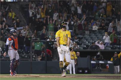 MLB(影)／運動家超狂菜鳥技驚全場!　四天內兩度轟出再見全壘打