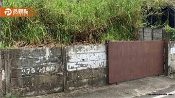 驚！遭倉庫遭鐵捲門夾頸！他受困1.5小時「站著死亡」