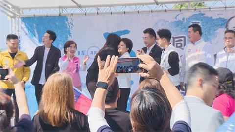 快新聞／絕無不合！鄭麗文見面給「大擁抱」　盧秀燕：我們就是好姊妹