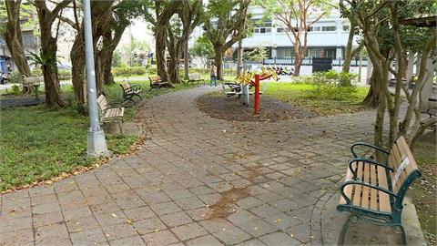 獨／北市府外包卻沒人清公園　里長率隊打掃轟「廠商擺爛」