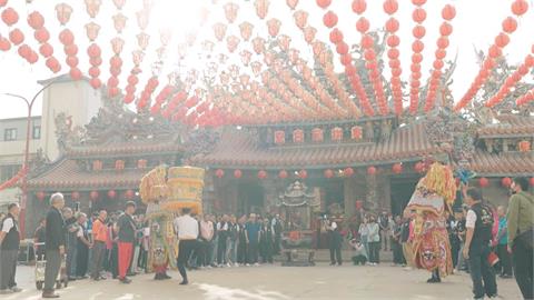 拱範宮遶境再掀信仰熱潮 「開山媽祖」證據藏在神衣底下?