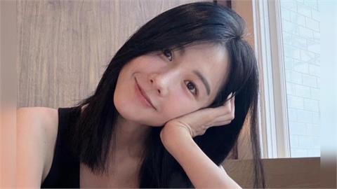 邵雨薇跳脫清新「胸前鈕扣全開」！Bra直出性感曲線曝1心機細節