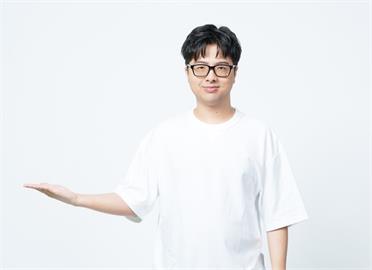 快新聞／網紅丁特諷戒嚴、黨禁時民進黨上街威權不存在？　作家謝知橋一句話打臉