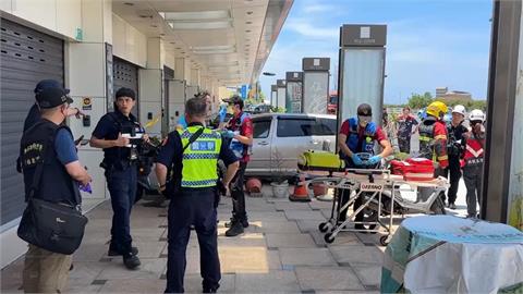 快新聞／台南8旬翁縱火、持斧砍消防員！劫走救護車逃逸