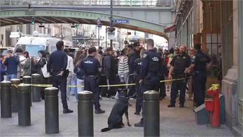 紐約地鐵月台濺血！　凶嫌持刀砍3名長者遭警擊斃