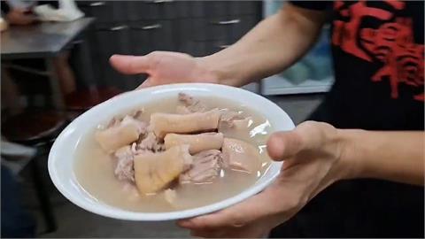 基隆名店分家！「同店面豬腳味道不同」　2老闆輪月經營價差50元