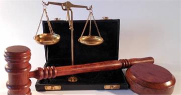 撿到手機「隨手丟草叢」慘了　法院判賠2.7萬：妥善保管失物屬法定義務