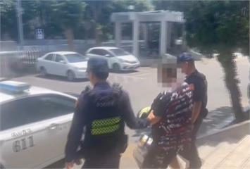 百公斤通緝犯開車慌張逃　自撞落網恍神喊不會再跑了