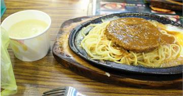 吃完平價牛排竟腹痛就醫! 醫談「重組肉」關鍵:沒全熟恐吞下致病菌