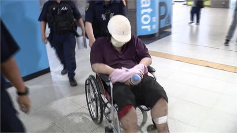 動線太寬敞？板橋車站再驚傳機車闖入　　輕鬆突破防線引發安全疑慮