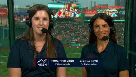 MLB(影)／芬威球場女性慶典之夜寫歷史!　紅襪隊史首度兩女性主播轉完整場比賽