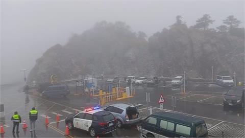 薔琵來襲！武嶺亭鏡頭君狂晃　民眾衝上山比YA挨轟
