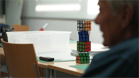 全球賣出超過5億個　經典益智玩具魔術方塊50歲了！