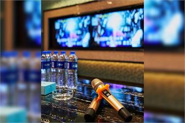 酒店妹爆恩客暗黑秘密!手機桌布10個「有9個是老婆小孩」 全場看傻眼