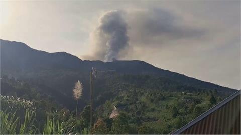 馬拉比火山再度噴發　噴出火山灰超過500公尺引恐慌