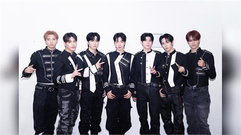 後空翻掉褲子！JYP旗下男團NEXZ演出事故　四角褲全被看光！