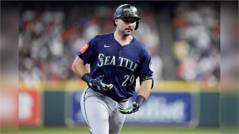 MLB(影)／史上最狂捕手！水手鐵捕勞雷炸裂第57轟出爐！超越名人堂傳奇紀錄