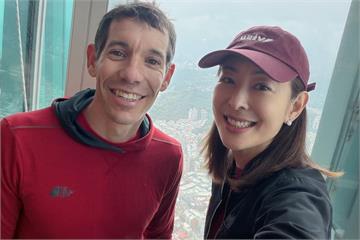 「扶龍王」王世堅盛讚賈永婕適參選台北市長　評「知錯能改、修正也快」