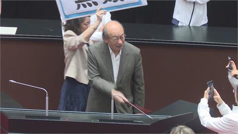 快新聞／感激！陳水扁要送拐杖　柯建銘曝「已修好」：共同杖打藍白賣國賊