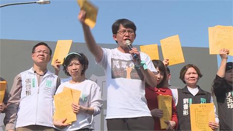 快新聞／反制政府下鄉宣講！民眾黨板橋開講　黃國昌高喊「民進黨還錢！」