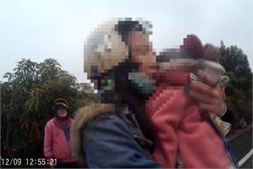 騎車載1歲幼女 母撞車自摔女臉撕裂傷