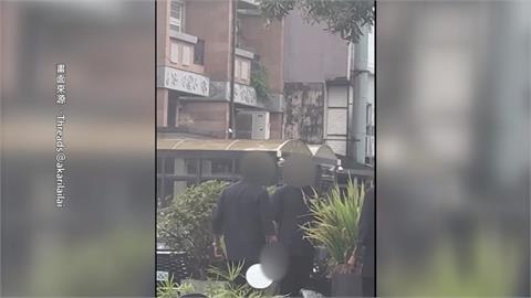 嚇壞！新竹餐廳「員工持刀吵架」　顧客拋下餐點逃離