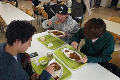 快新聞／別人的學校！日本「這大學」推出超便宜學生餐　大碗咖哩飯只要21元