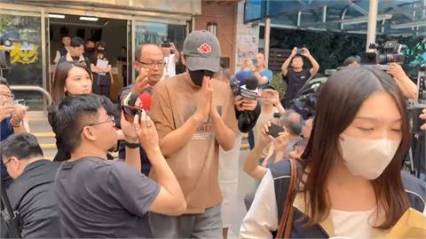 快新聞／涉閃兵板橋被逮！陳零九遭送新北檢複訊　雙手合十「回這句」