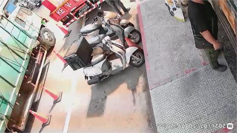 嘉義吊車誤觸高壓電炸火花　工人重傷.近3千戶停電2小時