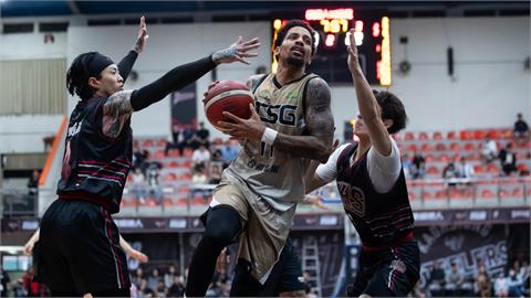 PLG/獵鷹客場踢館鋼鐵人 雙方激戰延長賽獵鷹3分險勝