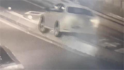 台北連揪2毒駕！建國高架小黃開上分隔島　林森北路駕駛車藏毒