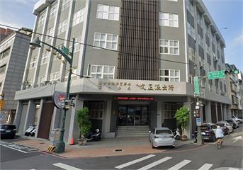 房門遭「鐵鍊反鎖」！台中飯店驚傳1女墜樓身亡　疑似原因曝光