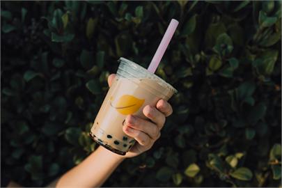 天氣熱想請飲料卻怕踩雷？萬人激戰「微糖PK無糖」1關鍵化解尷尬場面