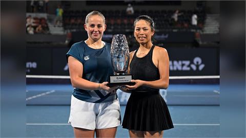 澳網／拜對手退賽助攻！謝淑薇和「O妹」不戰而勝晉級女雙16強