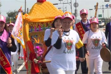 信仰不分性別！苗栗四媽出巡「女力」扛轎