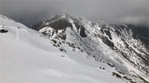 雪山主峰降今年首場瑞雪　山友目擊直呼「好幸運」