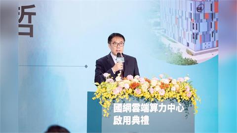 黃偉哲跟進免費營養午餐！親曝原因挨酸「髮夾彎」　南市府反擊了