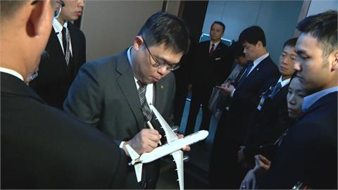 決策者(影)／ K董張國煒親自試躺挑床！超過70年老牌床墊 星宇航空也成新客戶？