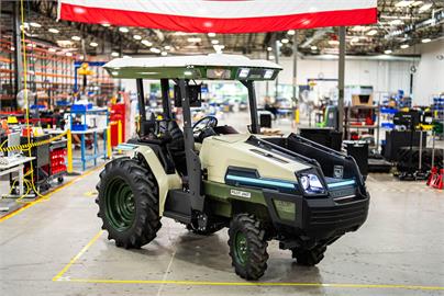 鴻海與Monarch Tractor攜手    打造下一世代「電動農業設備」